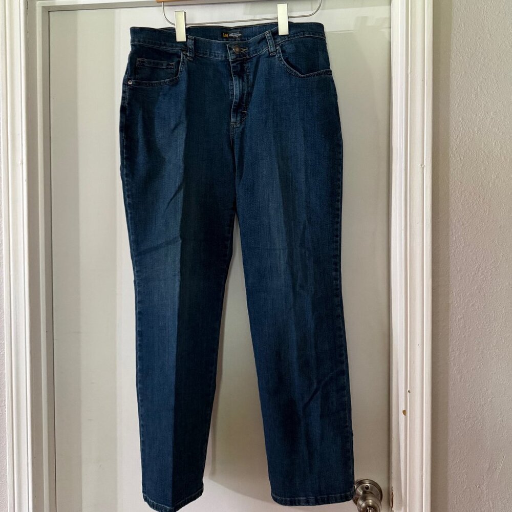 Lee Relaxed Fit Straight Leg Jeans | 14 Short | Mid Rise | Classic Blue Denim